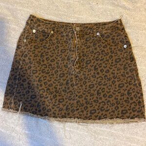 Y2K cheeta print mini skirt with pockets